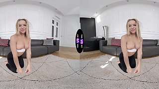 Flexible teen Calibri plays with her pussy in a steamy solo session.