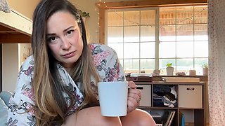 Cumshot amateur MILF suck and jerks dude in the bedroom