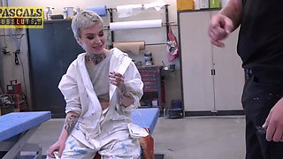 Short haired skinny wife Tabitha Poison rubbing her pussy