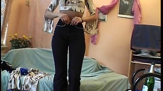 Blonde bitch fills her pussy with a big cucumber at the casting