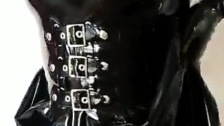 Masturbating amateur cums after solo fun