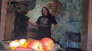 Fucked in Queen Jesebel's Royal Bedroom