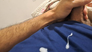 I got very horny before bedtime, so I decided to jerk off thinking about a tight ass!