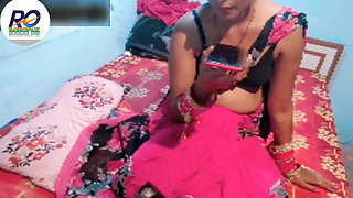 Desi Delhi's Whore Bhabhi in Red Saree Gave a Chance to Get Fucked in One Place