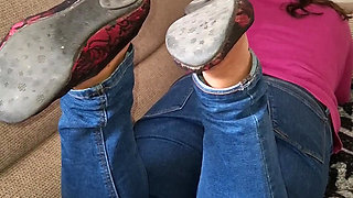 Remain ignored at my stinking and dirty feet