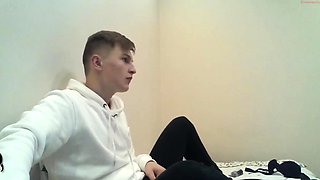 Small titted brunette teen fingering on the bed