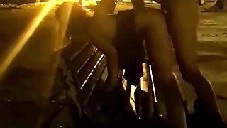 baisée comme une pute dans un parc