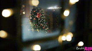 Handjob action with cool Nade Nasty from Bratty Sis