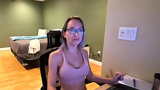 Hot amateur webcam teen masturbates for their fans