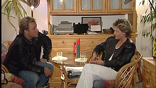 Big green dildo for nasty MILF