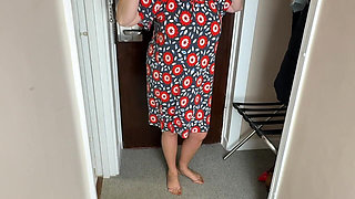 Vgq21 Aunty Sandra Dressing for a Meeting