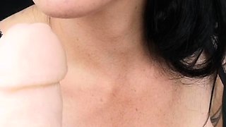 Masturbation close up Tamara big clit