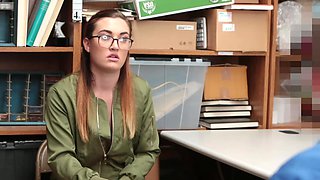 Sexy Kat Monroe gives mind-blowing BJs in a naughty office rendezvous