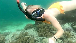 Snorkel Slut: Tight Bikini, Dive Mask & Underwater Fin Tease