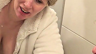 Nikolaus Quicky in a Public Toilet