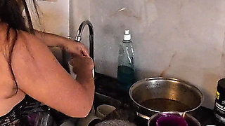 Stepmom Wants to Fuck in the Kitchen Cumshot in Mouth