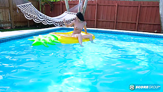 Her parents are away, so teen Lulu plays