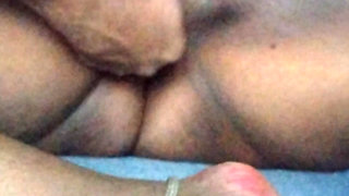 Bhabhi ka chut Mein ungali Dhokha kar Malish Kar Diya