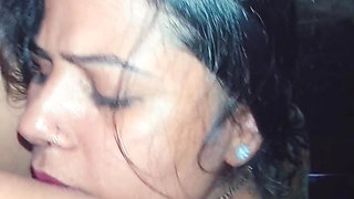 The Husband Told His Wife at Night That He Can't Sleep, Let's Have Sex.