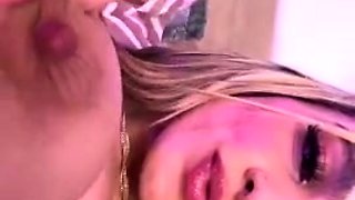 Big boob brunette masturbates on webcam