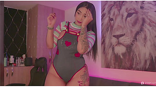 Latina with Big Ass Masturbates with an Anal Plug in Ass