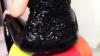 amateur vip ass masturbating on live webcam