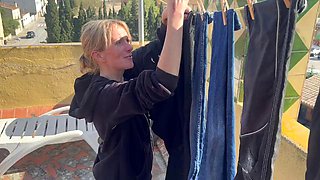 WASHING MACHINE ROOM - THE NEIGHBOUR SUCKS COCK AND I CUM IN HER