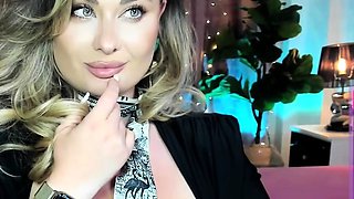 Big boob brunette masturbates on webcam