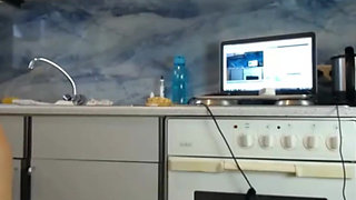 Hot Sexydea Playing on Live Webcam