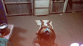 Desi Next Door Aunty Fucked on Sack Bangladeshi Homemade Sex