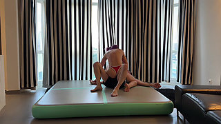 Mixed Wrestling Face Sitting