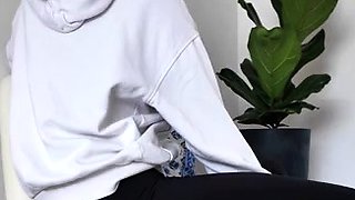 Amateur Foot Fetish Girlfriend Sucks and gives a Footjob