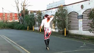 Elizabeth is naked and hairy in theUK