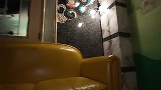 色気たっぷりのスレンダー美女を隠し撮りして寝取りエッチ開始