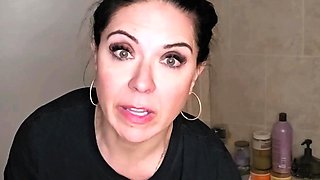 Big boob brunette masturbates on webcam