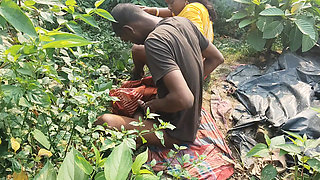 Hot housewife ki jungle mein gand chudai ki big Ass fucking in wife