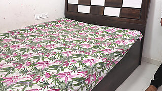 Komal was shopping in the mall, when she saw her old boyfriend, she came with it.