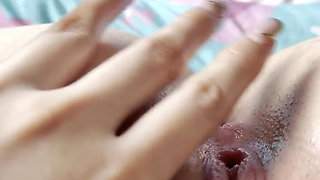 Beautiful Gitl Masturbating