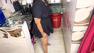 Step Stepbrother-in-law Fucks Step Stepsister-in-law in Kitchen First Time Passion