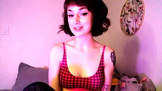 Brunette Couch Webcam Solo Fun Masturbating