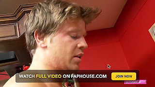 Brunette babe in stockings enjoys her pussy slam