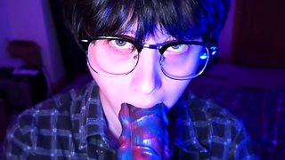 Cute blonde amateur webcam teen masturbating