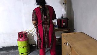 Desi Aunty Anal Fuck in Kitchen - Bangladeshi Step Mom Doggy Style HD