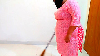 Fucking a Beautyfull Hijab Maid in Pakistan - Big Ass & Huge Boobs