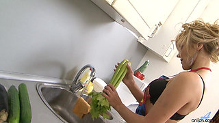 Kitchen Play