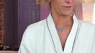 Using Clit Vibrator to Cum for Bender