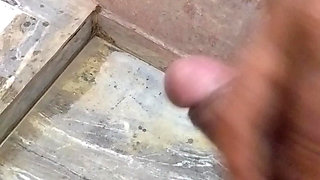 Bhabhi ke naam mein mutthi mardi