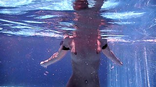 Reality european amateur sucks cock for cash outdoors