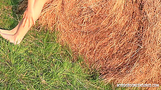 Cute Babe Perfect Ass on the Countryside Masturbates