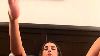 Webcam brunette solo masturbation
